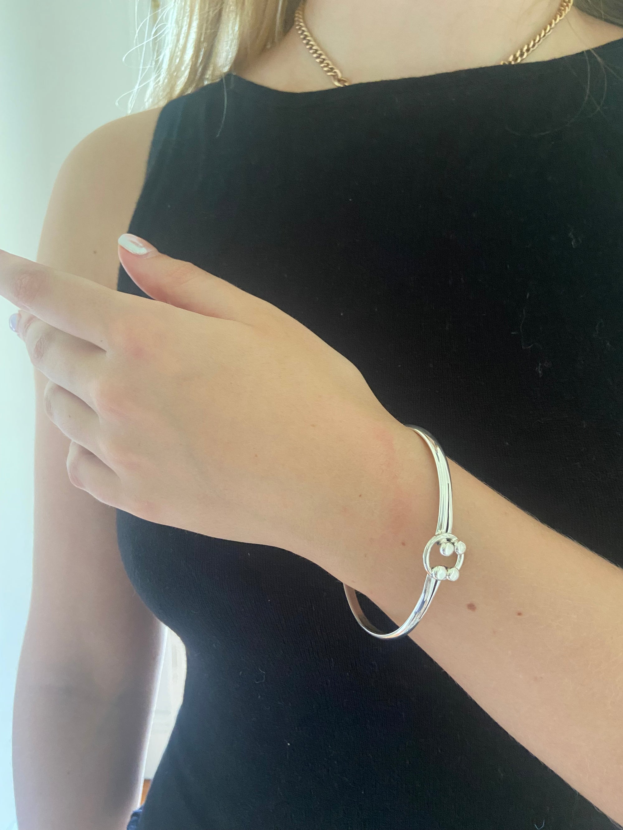 HOLE IN ONE BANGLE