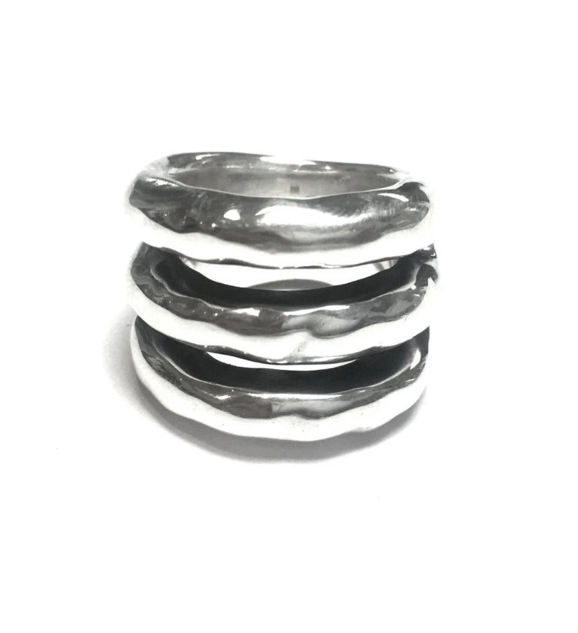 THREE’S A PARTY RING