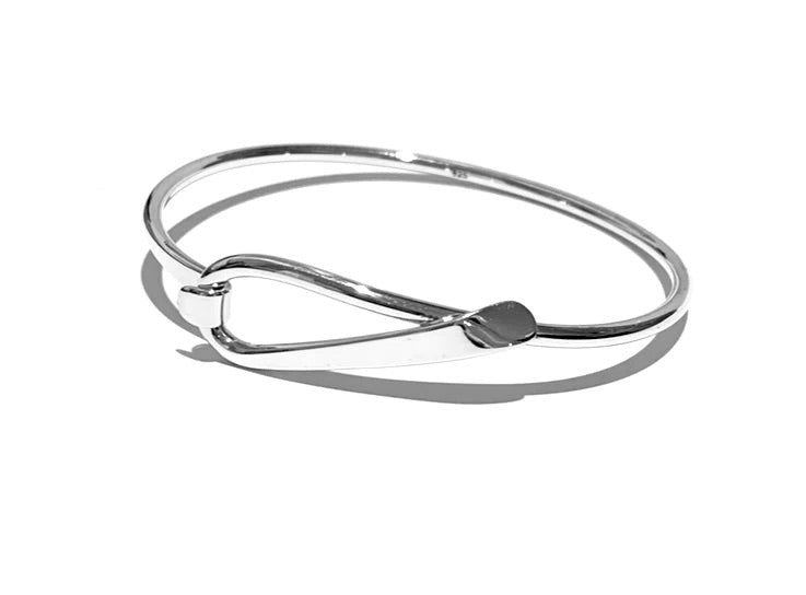 SIVER TWIST BANGLE