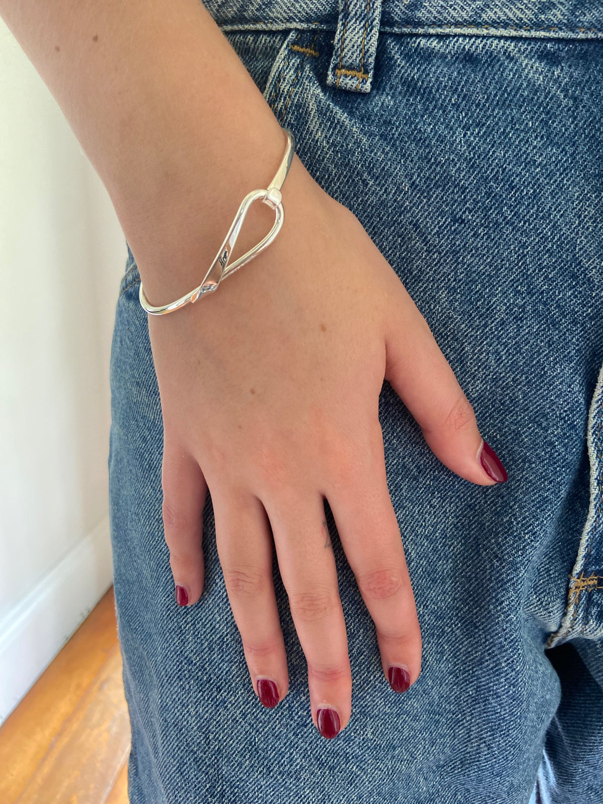 SIVER TWIST BANGLE