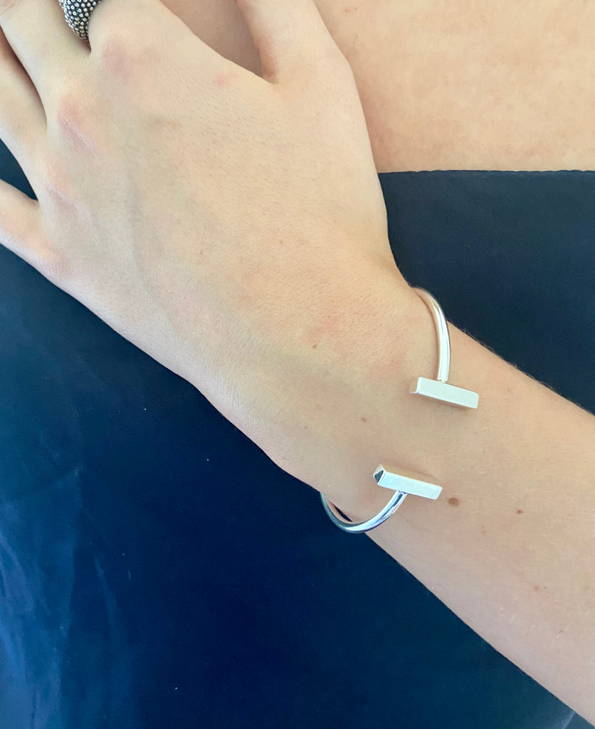 T BAR CUFF